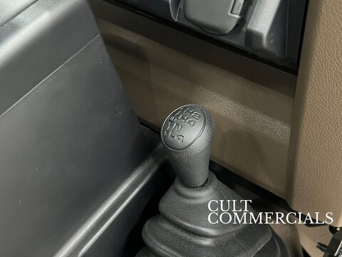 GDJ 79 Single Cab Basic NO DPF 2.8 2dr Pickup Automatic Diesel