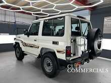 Toyota Land Cruiser GRJ 71 DLX 