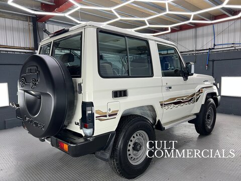 GRJ 71 DLX 4.0 5dr SWB Automatic Petrol