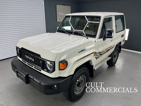 GRJ 71 DLX 4.0 5dr SWB Automatic Petrol