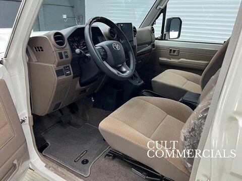 GRJ 71 DLX 4.0 5dr SWB Automatic Petrol