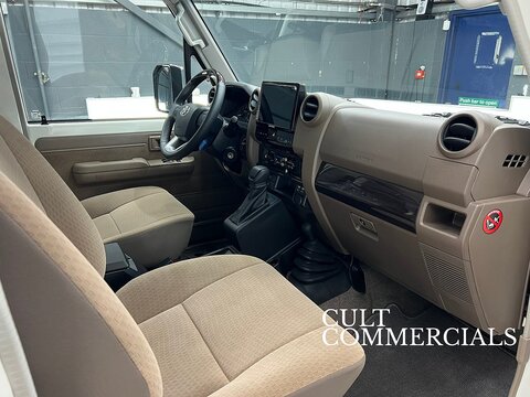 GRJ 71 DLX 4.0 5dr SWB Automatic Petrol