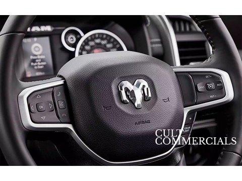 Bighorn RHD CC Exclusive 5.7 4dr Pickup Automatic Petrol