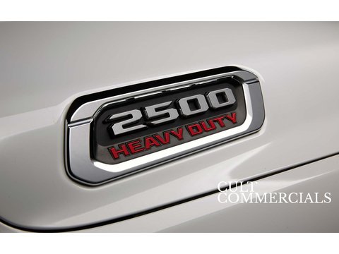 6.7 CUMMINS Turbo Diesel RIGHT HAND DRIVE 6.7 Pickup Automatic Diesel