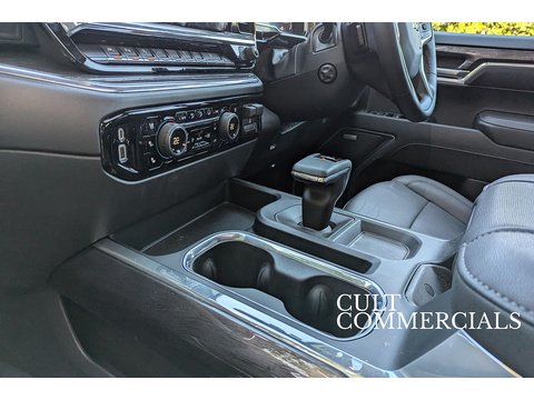 LZT Premium 1500 RIGHT HAND DRIVE 25MY 6.2 Pickup Automatic Petrol