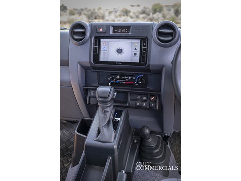 79 70 Series Double Cab Pickup RHD 2.8 4dr Tray Back Automatic Diesel