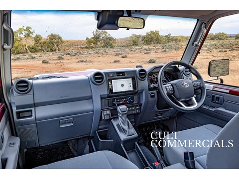 79 70 Series Single Cab RHD 2.8 2dr Tray Back Automatic Diesel