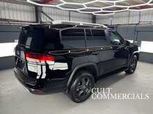Toyota Land Cruiser 300 GR Sport 
