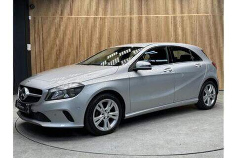 Mercedes-Benz A Class 1.5 A180d Sport (Executive) Hatchback 5dr Diesel 7G-DCT Euro 6 (s/s) (109 ps) - U364