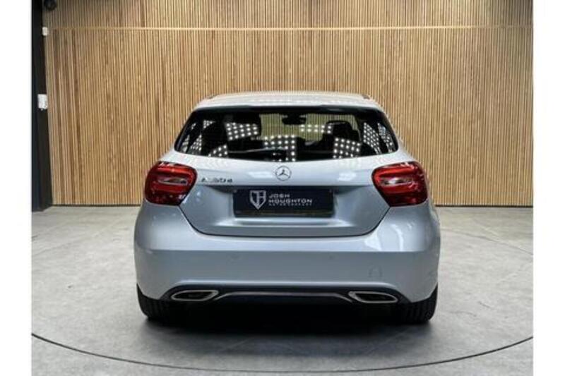 Mercedes-Benz A Class 1.5 A180d Sport (Executive) Hatchback 5dr Diesel 7G-DCT Euro 6 (s/s) (109 ps) - U364