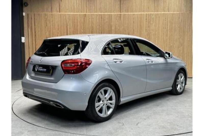 Mercedes-Benz A Class 1.5 A180d Sport (Executive) Hatchback 5dr Diesel 7G-DCT Euro 6 (s/s) (109 ps) - U364