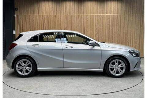 Mercedes-Benz A Class 1.5 A180d Sport (Executive) Hatchback 5dr Diesel 7G-DCT Euro 6 (s/s) (109 ps) - U364
