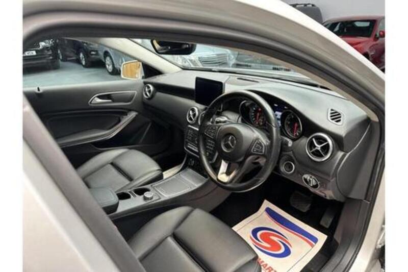 Mercedes-Benz A Class 1.5 A180d Sport (Executive) Hatchback 5dr Diesel 7G-DCT Euro 6 (s/s) (109 ps) - U364