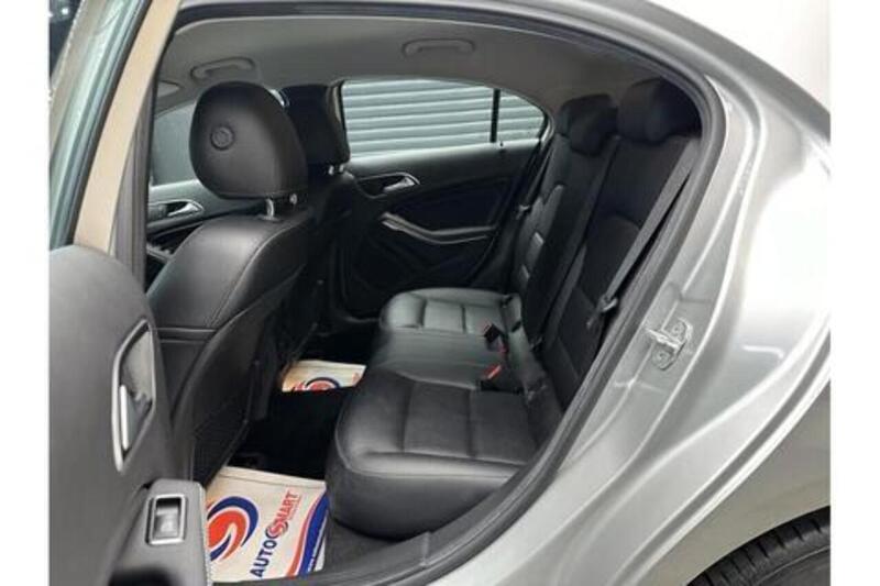 Mercedes-Benz A Class 1.5 A180d Sport (Executive) Hatchback 5dr Diesel 7G-DCT Euro 6 (s/s) (109 ps) - U364