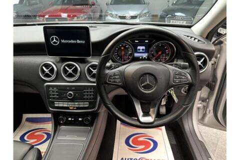 Mercedes-Benz A Class 1.5 A180d Sport (Executive) Hatchback 5dr Diesel 7G-DCT Euro 6 (s/s) (109 ps) - U364