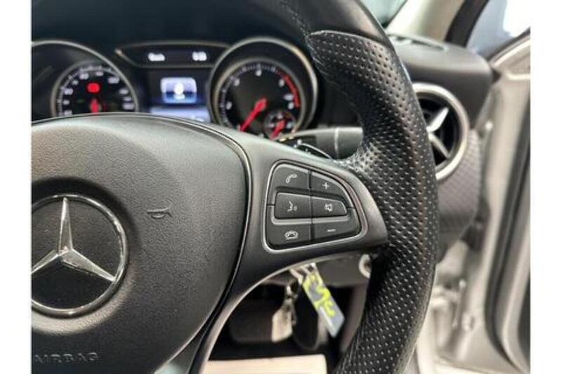 Mercedes-Benz A Class 1.5 A180d Sport (Executive) Hatchback 5dr Diesel 7G-DCT Euro 6 (s/s) (109 ps) - U364