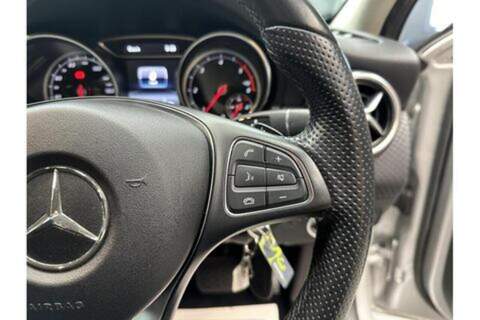 Mercedes-Benz A Class 1.5 A180d Sport (Executive) Hatchback 5dr Diesel 7G-DCT Euro 6 (s/s) (109 ps) - U364