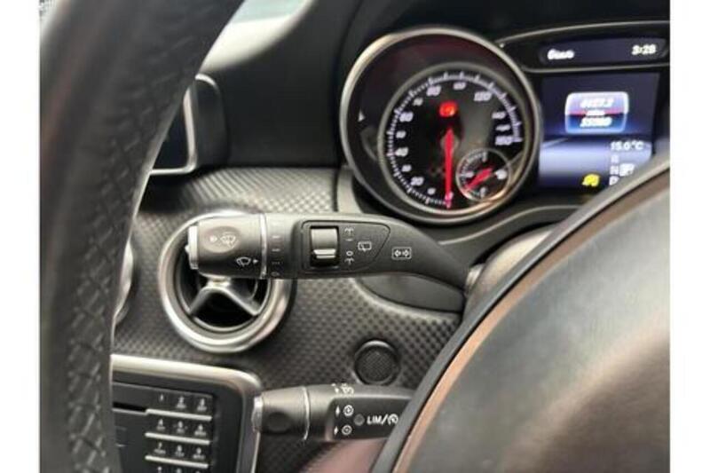 Mercedes-Benz A Class 1.5 A180d Sport (Executive) Hatchback 5dr Diesel 7G-DCT Euro 6 (s/s) (109 ps) - U364