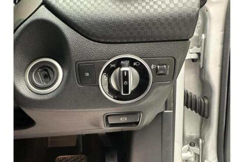 Mercedes-Benz A Class 1.5 A180d Sport (Executive) Hatchback 5dr Diesel 7G-DCT Euro 6 (s/s) (109 ps) - U364