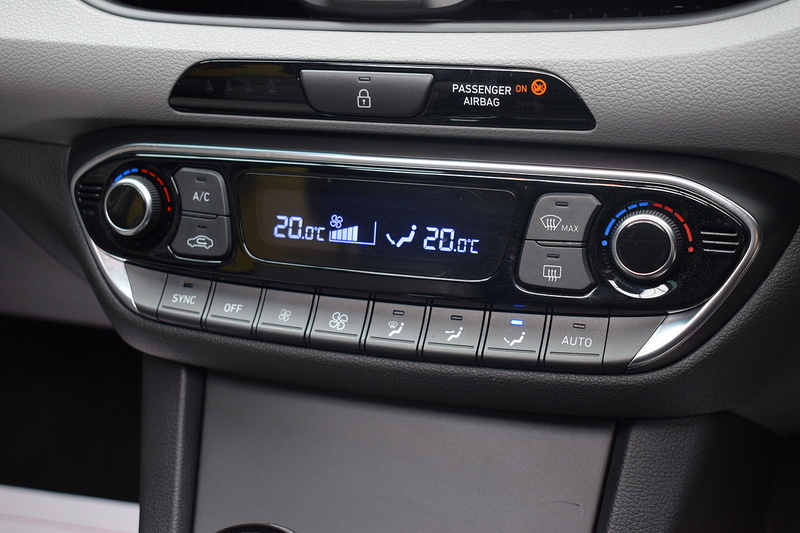 Hyundai i30 1.4 T-GDi Premium SE Tourer 5dr Petrol DCT Euro 6 (s/s) (140 ps) - U421