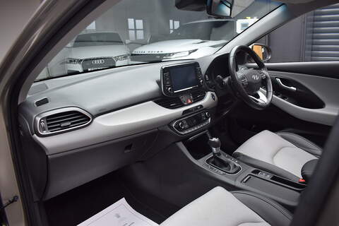 Hyundai i30 1.4 T-GDi Premium SE Tourer 5dr Petrol DCT Euro 6 (s/s) (140 ps) - U421