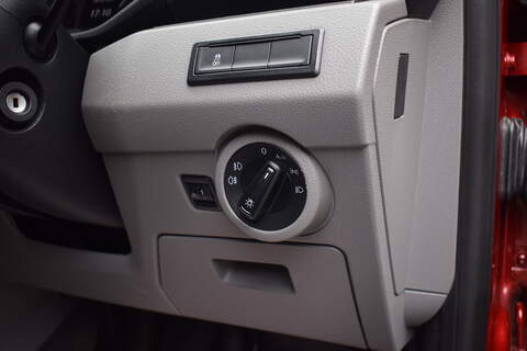 Volkswagen Transporter TDI T28 Highline - U453