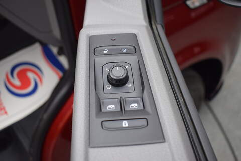 Volkswagen Transporter TDI T28 Highline - U453