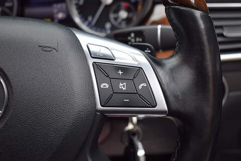 Mercedes-Benz GL Class 3.0 GL350 V6 BlueTEC AMG Sport SUV 5dr Diesel G-Tronic+ 4WD Euro 6 (s/s) (258 ps) - U455