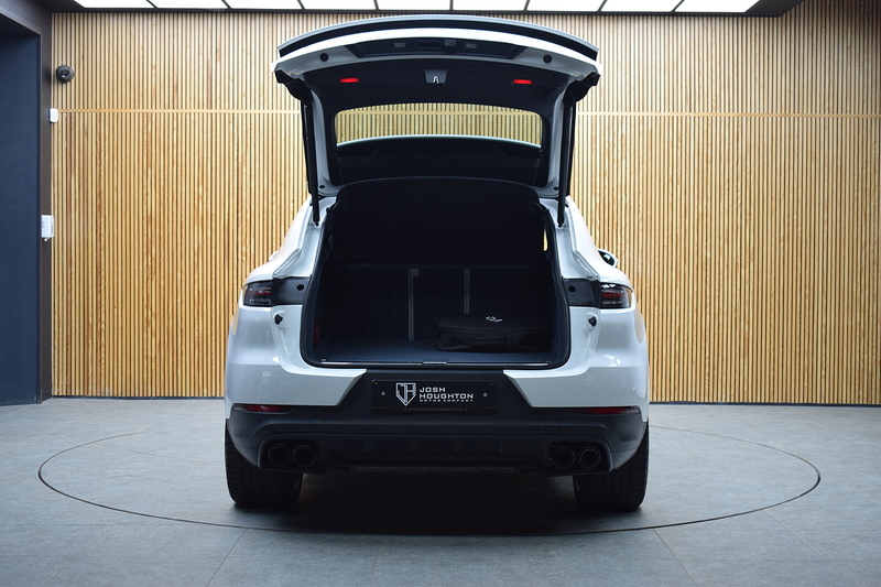 Porsche Cayenne 3.0 V6 E-Hybrid 17.9kWh Platinum Edition Coupe 5dr Petrol Plug-in Hybrid TiptronicS 4WD Euro 6 (s/s) - U535