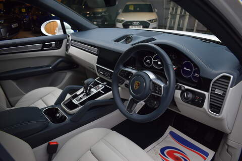 Porsche Cayenne 3.0 V6 E-Hybrid 17.9kWh Platinum Edition Coupe 5dr Petrol Plug-in Hybrid TiptronicS 4WD Euro 6 (s/s) - U535