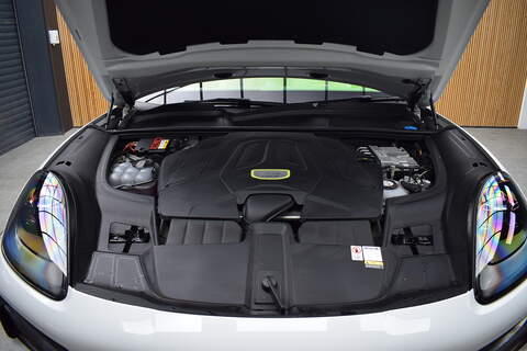 Porsche Cayenne 3.0 V6 E-Hybrid 17.9kWh Platinum Edition Coupe 5dr Petrol Plug-in Hybrid TiptronicS 4WD Euro 6 (s/s) - U535