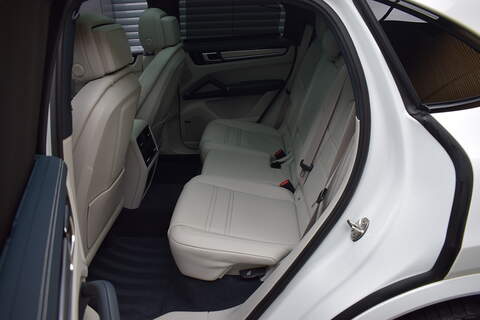 Porsche Cayenne 3.0 V6 E-Hybrid 17.9kWh Platinum Edition Coupe 5dr Petrol Plug-in Hybrid TiptronicS 4WD Euro 6 (s/s) - U535