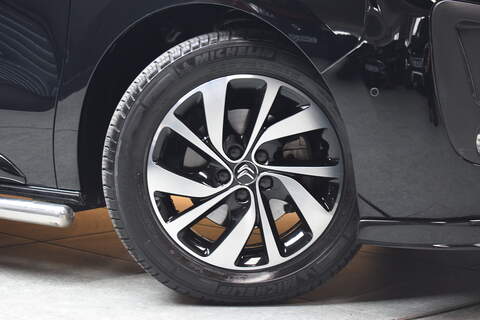 Citroen Dispatch 2.0 BlueHDi 1400 Driver Pro M Panel Van 6dr Diesel EAT8 FWD 2 Euro 6 (s/s) (180 ps) - U621