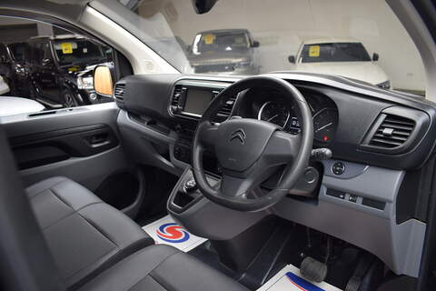 Citroen Dispatch 2.0 BlueHDi 1400 Driver Pro M Panel Van 6dr Diesel EAT8 FWD 2 Euro 6 (s/s) (180 ps) - U621