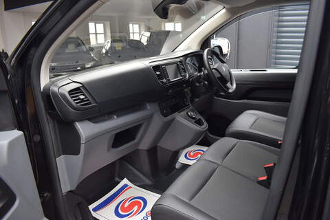 Citroen Dispatch 2.0 BlueHDi 1400 Driver Pro M Panel Van 6dr Diesel EAT8 FWD 2 Euro 6 (s/s) (180 ps) - U621