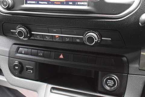 Citroen Dispatch 2.0 BlueHDi 1400 Driver Pro M Panel Van 6dr Diesel EAT8 FWD 2 Euro 6 (s/s) (180 ps) - U621