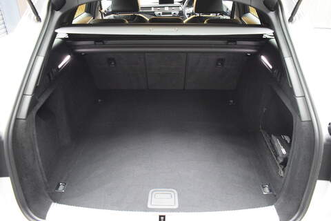 Audi A4 Avant 2.0 TDI Black Edition Estate 5dr Diesel S Tronic quattro Euro 6 (s/s) (190 ps) - U626