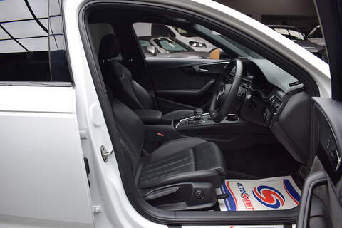 Audi A4 Avant 2.0 TDI Black Edition Estate 5dr Diesel S Tronic quattro Euro 6 (s/s) (190 ps) - U626