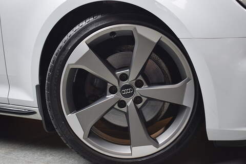 Audi A4 Avant 2.0 TDI Black Edition Estate 5dr Diesel S Tronic quattro Euro 6 (s/s) (190 ps) - U626