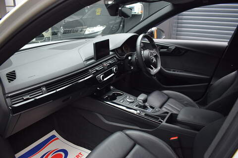 Audi A4 Avant 2.0 TDI Black Edition Estate 5dr Diesel S Tronic quattro Euro 6 (s/s) (190 ps) - U626