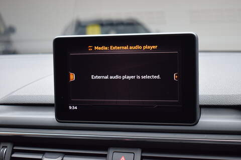 Audi A4 Avant 2.0 TDI Black Edition Estate 5dr Diesel S Tronic quattro Euro 6 (s/s) (190 ps) - U626