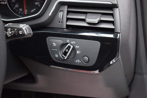 Audi A4 Avant 2.0 TDI Black Edition Estate 5dr Diesel S Tronic quattro Euro 6 (s/s) (190 ps) - U626