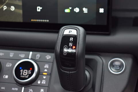 Land Rover Defender 110 3.0 D250 MHEV X-Dynamic HSE SUV 5dr Diesel Auto 4WD Euro 6 (s/s) (250 ps) - U635