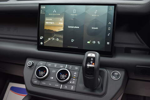 Land Rover Defender 110 3.0 D250 MHEV X-Dynamic HSE SUV 5dr Diesel Auto 4WD Euro 6 (s/s) (250 ps) - U635