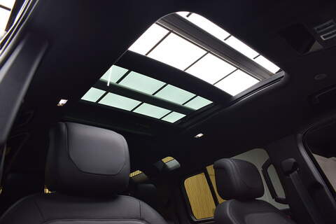 Land Rover Defender 110 3.0 D250 MHEV X-Dynamic HSE SUV 5dr Diesel Auto 4WD Euro 6 (s/s) (250 ps) - U635