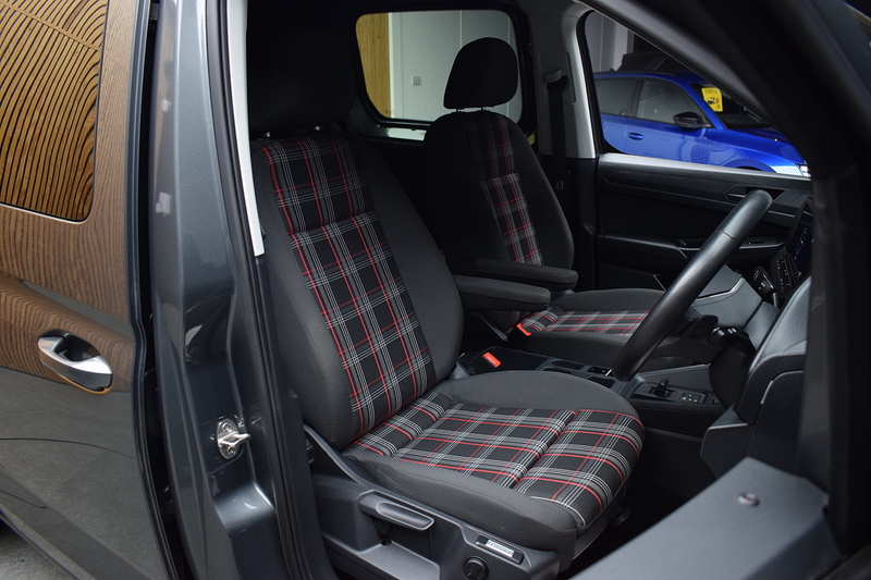 Volkswagen Caddy Maxi 2.0 TDI C20 Commerce Pro Panel Van 6dr Diesel DSG LWB Euro 6 (s/s) (122 ps) - U637