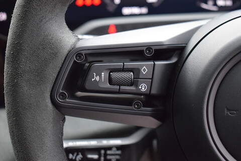 Porsche Taycan Performance Plus 93.4kWh GTS Saloon 4dr Electric Auto 4WD (11kW Charger) (598 ps) - U639