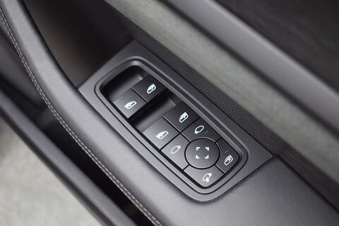 Porsche Taycan Performance Plus 93.4kWh GTS Saloon 4dr Electric Auto 4WD (11kW Charger) (598 ps) - U639