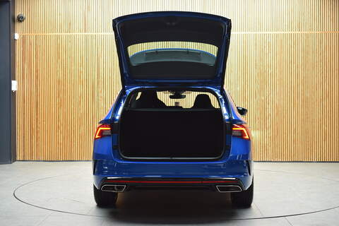 Skoda Octavia 2.0 TDI vRS Estate 5dr Diesel DSG 4WD Euro 6 (s/s) (200 ps) - U640