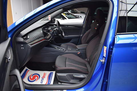 Skoda Octavia 2.0 TDI vRS Estate 5dr Diesel DSG 4WD Euro 6 (s/s) (200 ps) - U640